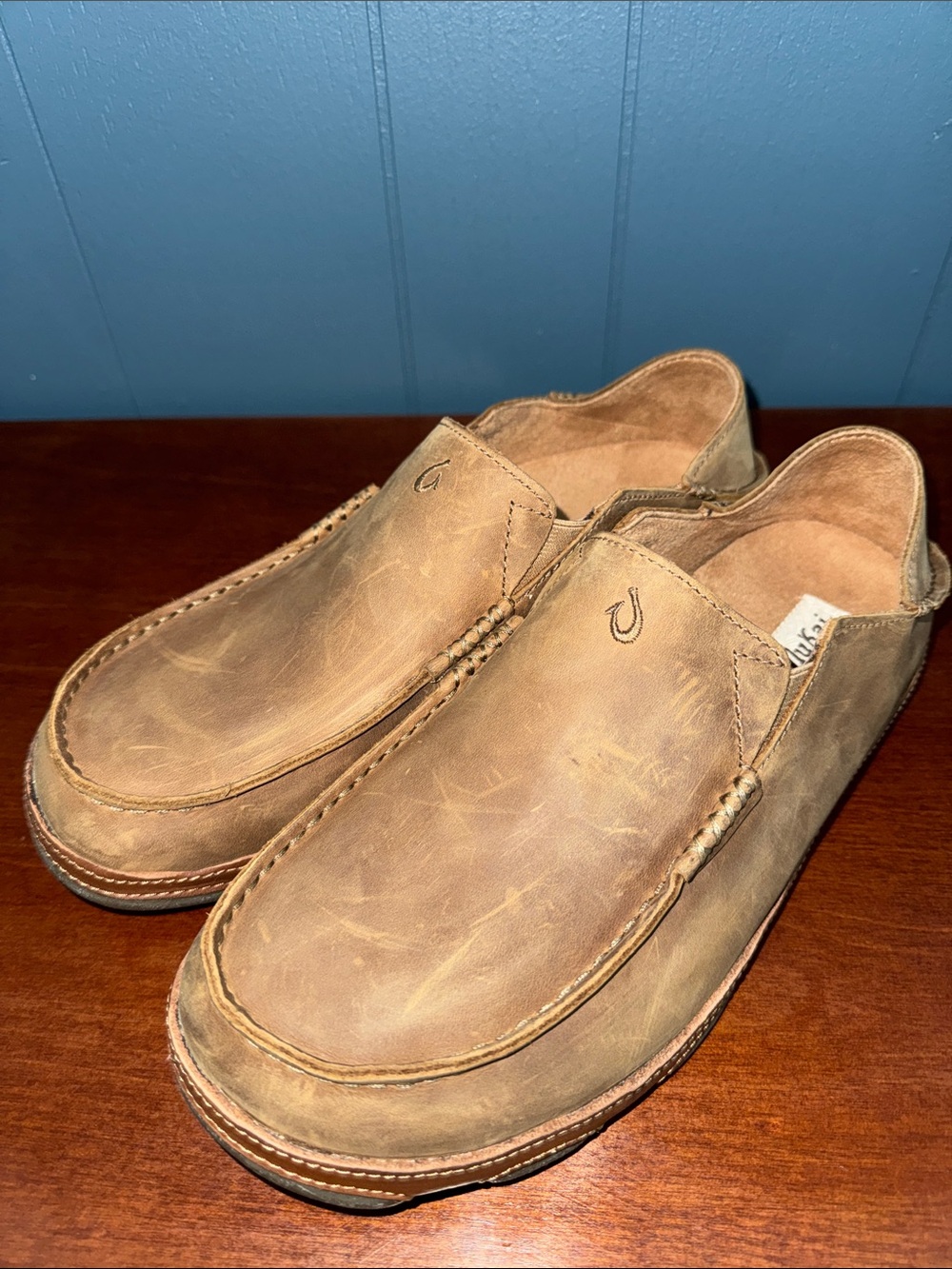 OluKai Men's Moloa Tan Brown Leather Slip-On Shoes ~ US 10 EUR 43